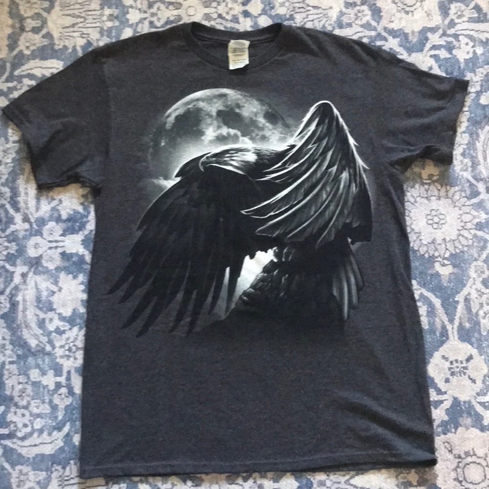 Medium gray t-shirt